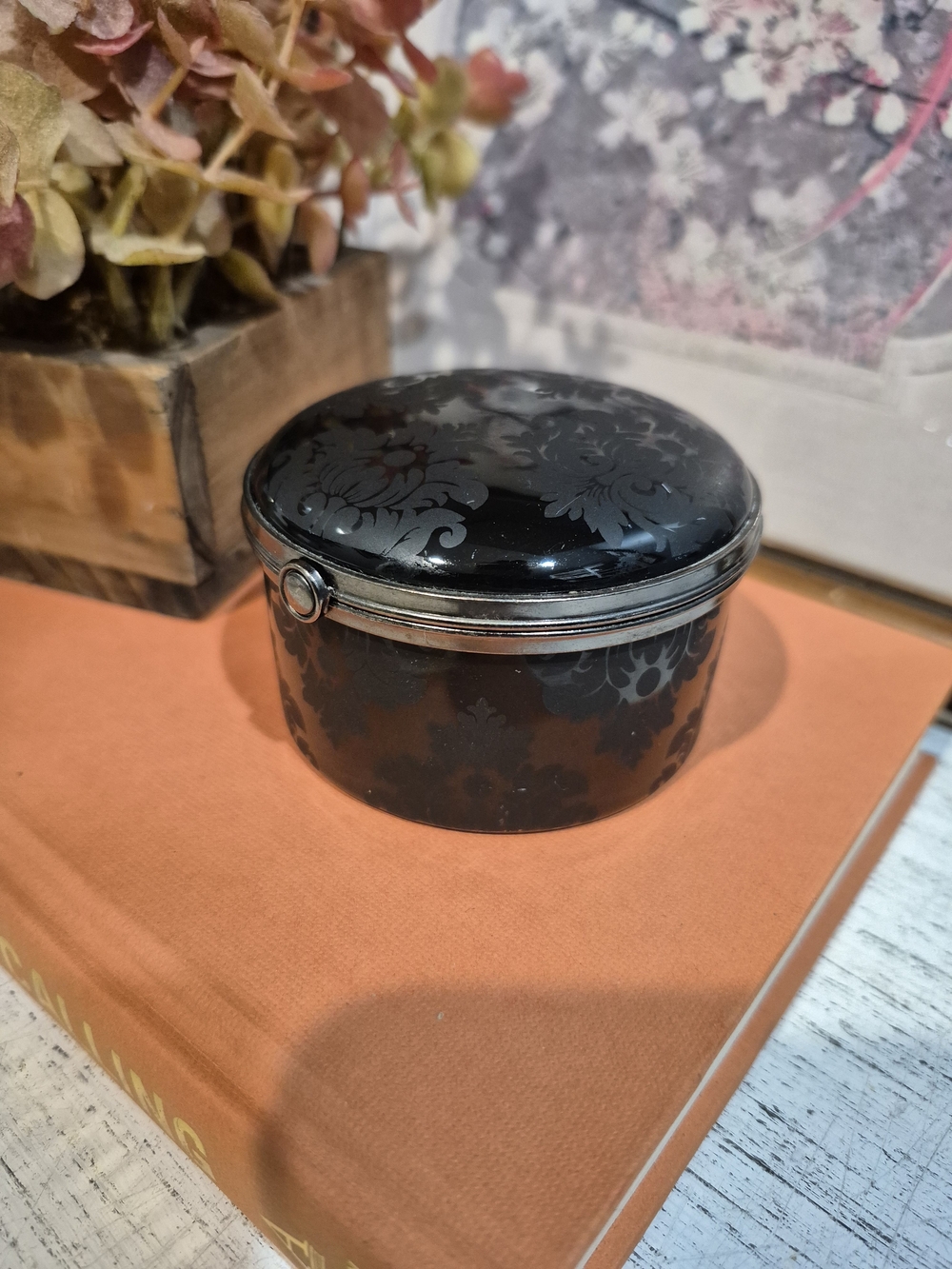 Compact Round Black Floral Jewelry Box with Mirror Metal Trinket Dish - Picture 6 of 12